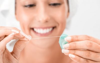 The 4 Top Benefits of Flossing & How to Do It