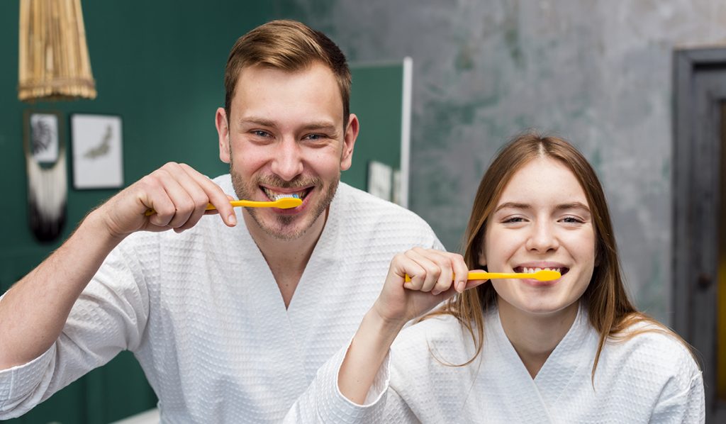 the correct toothbrushing technique explained